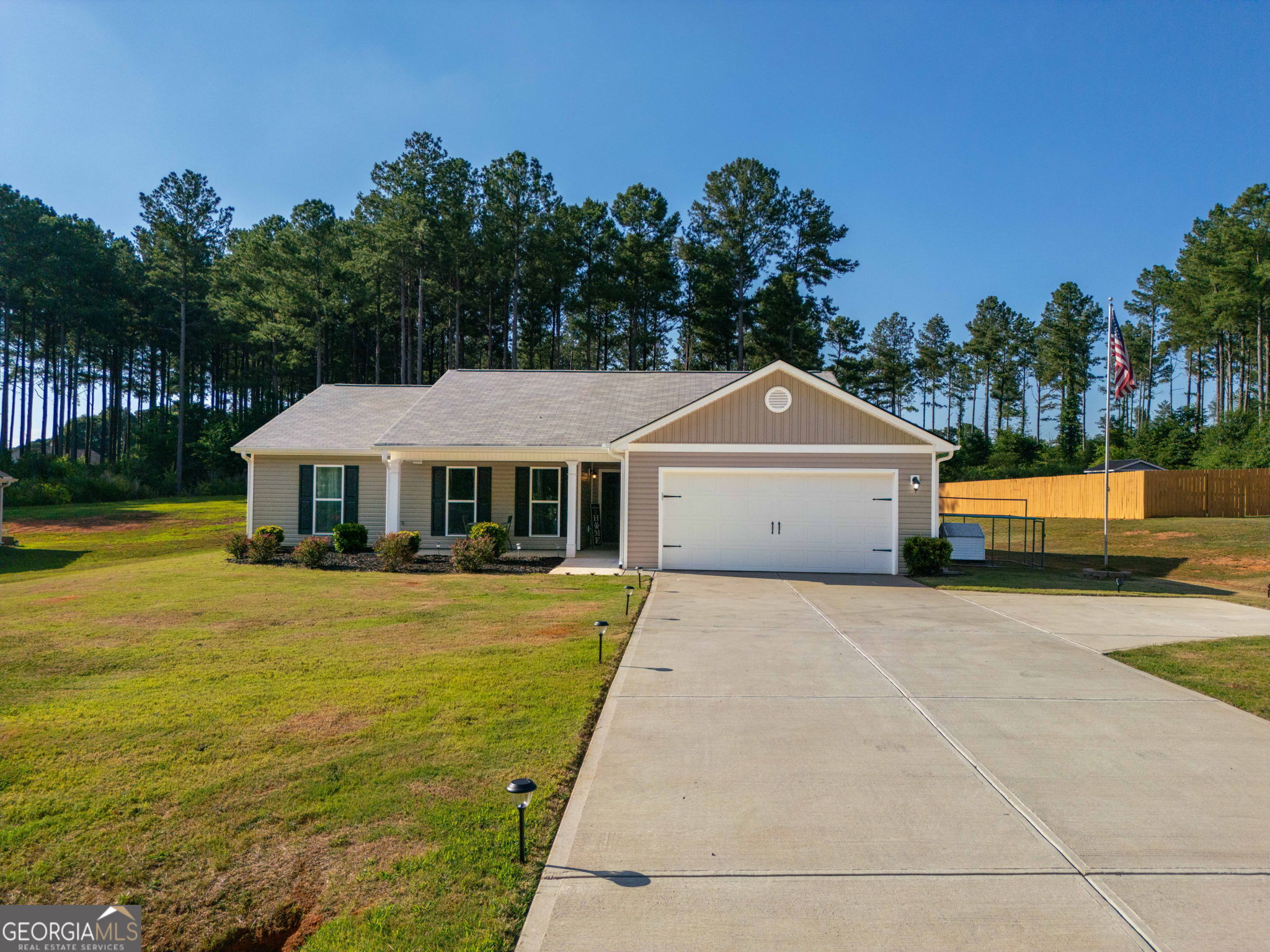 648 Walnut DR