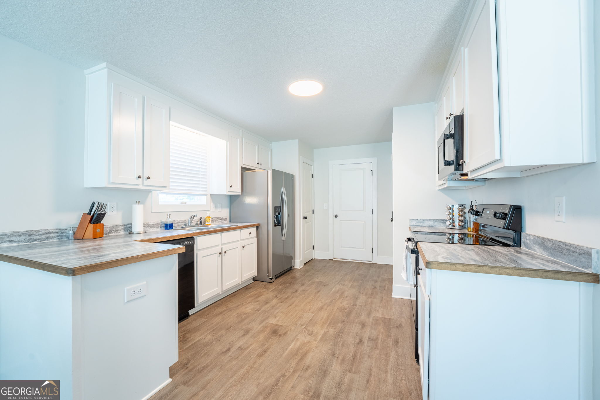 648 Walnut DR