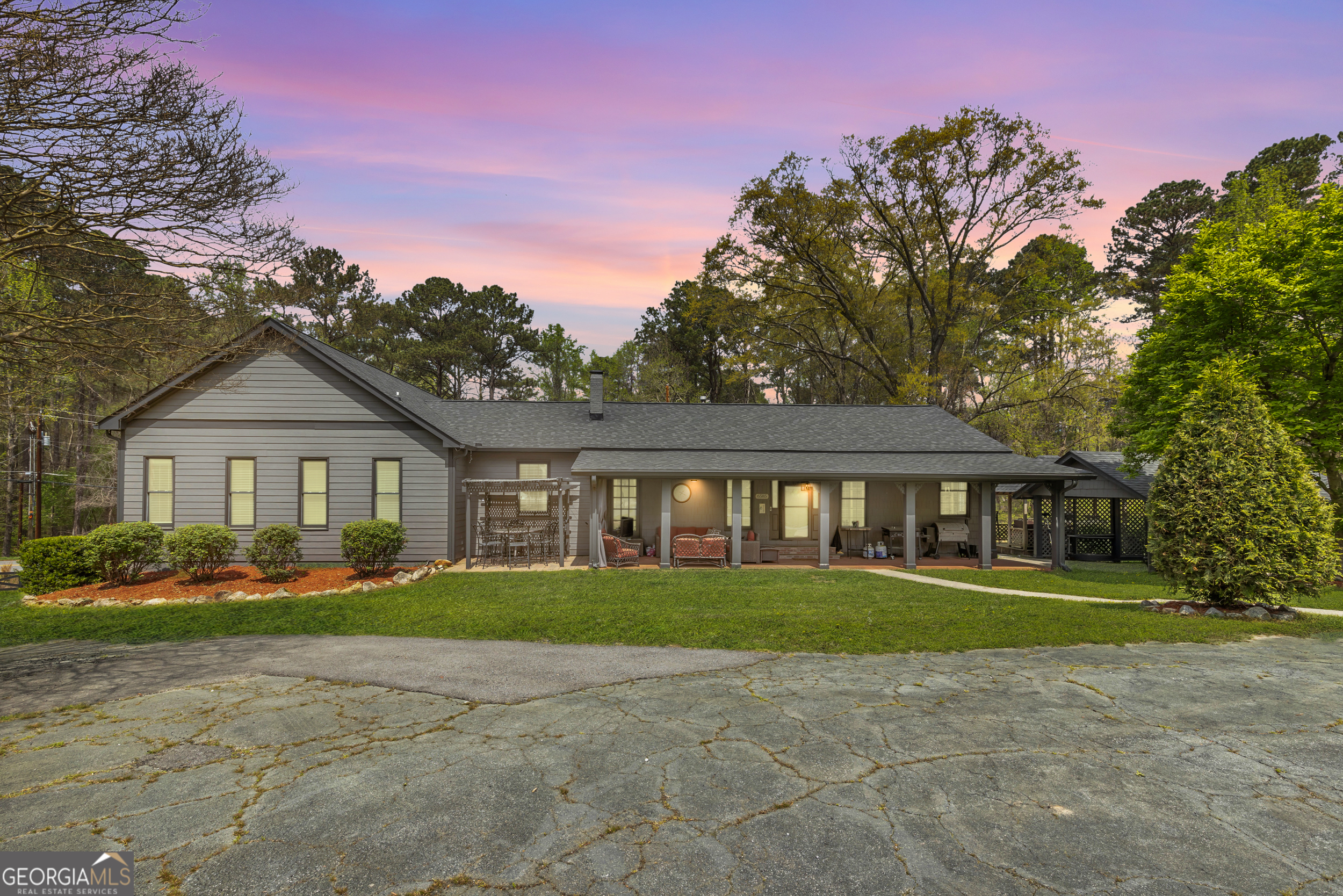6585 QUEEN MILL RD SE