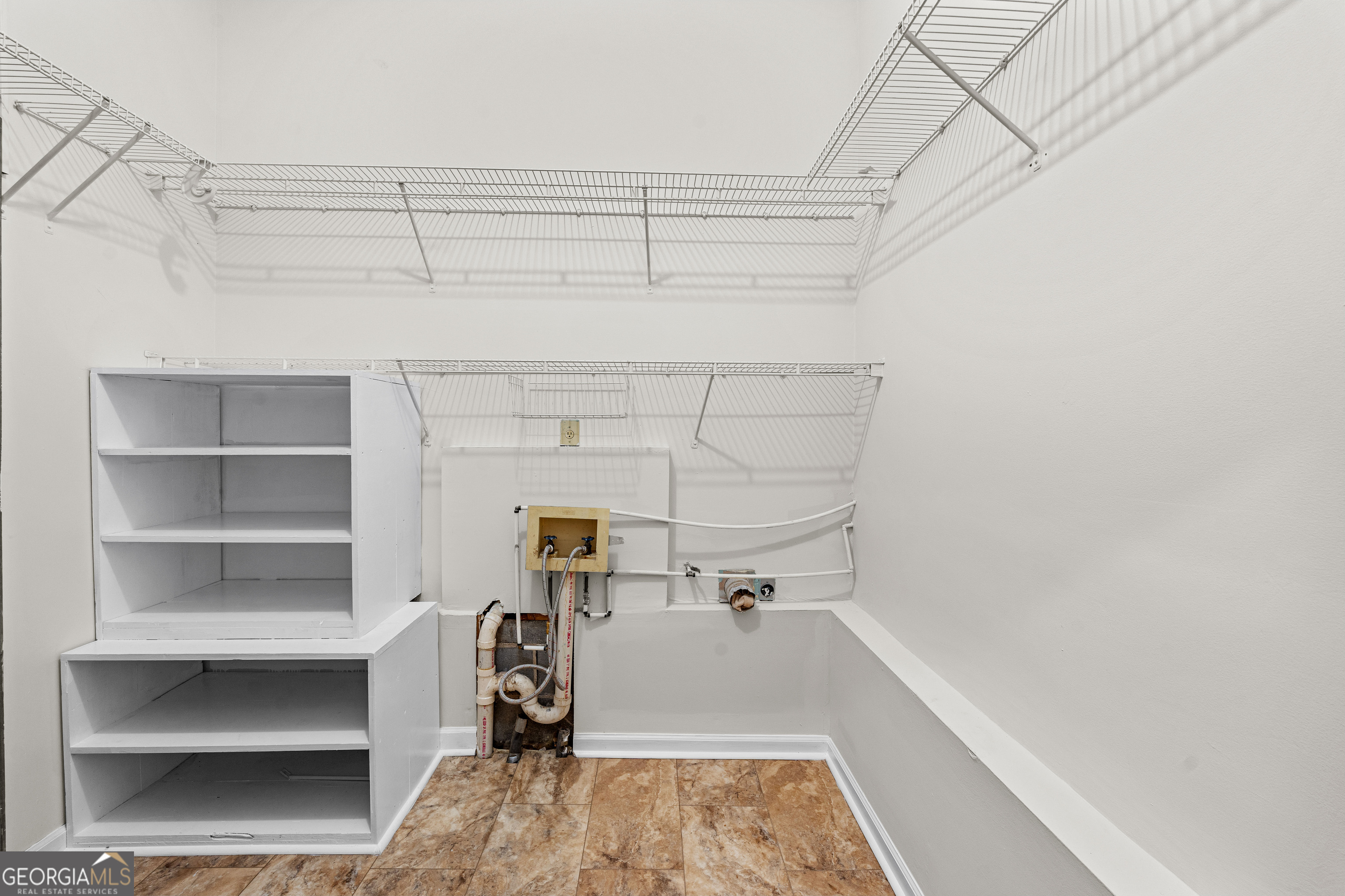 Fayetteville, Georgia 30215, United States, 3 Bedrooms Bedrooms, ,3 BathroomsBathrooms,Residential,Active,252132