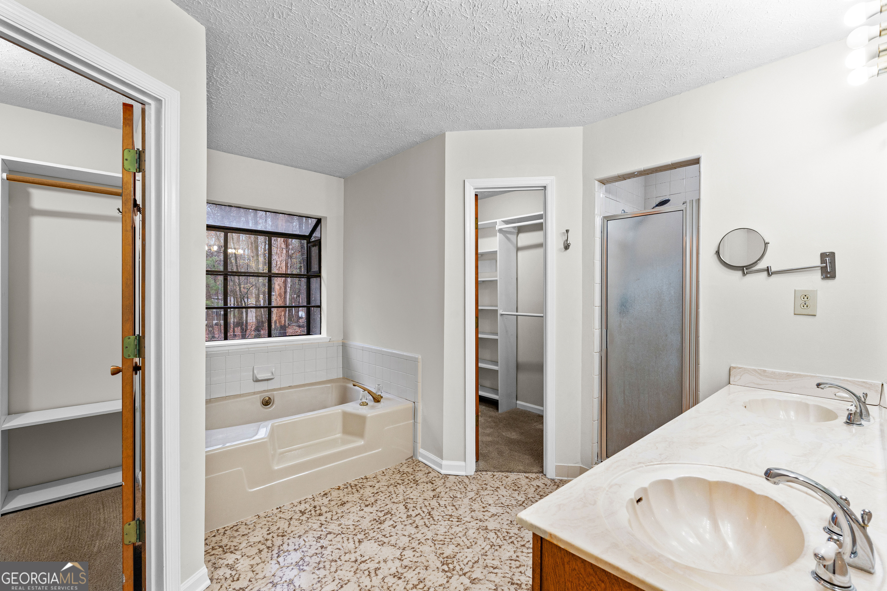 Fayetteville, Georgia 30215, United States, 3 Bedrooms Bedrooms, ,3 BathroomsBathrooms,Residential,Active,252132