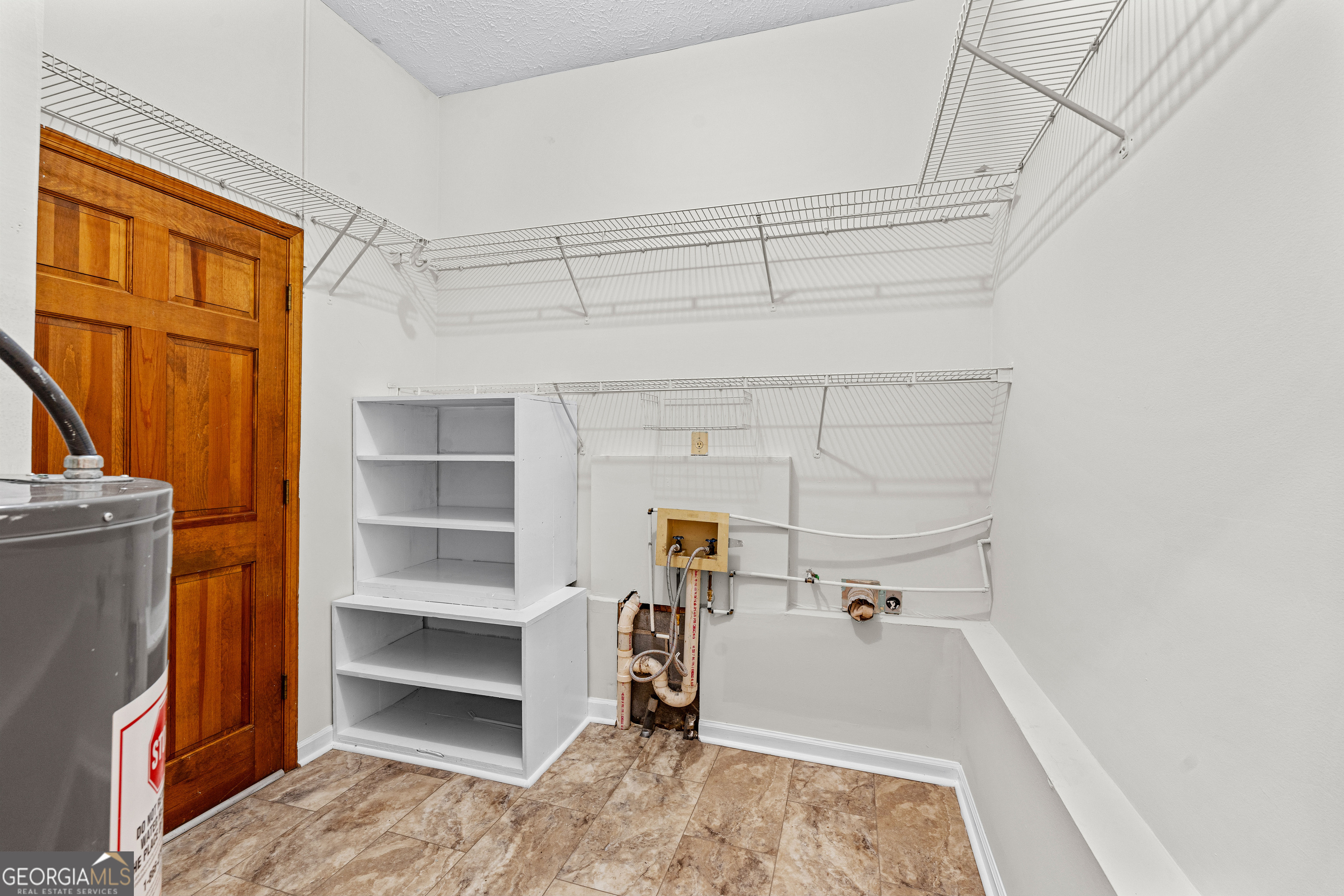 Fayetteville, Georgia 30215, United States, 3 Bedrooms Bedrooms, ,3 BathroomsBathrooms,Residential,Active,252132