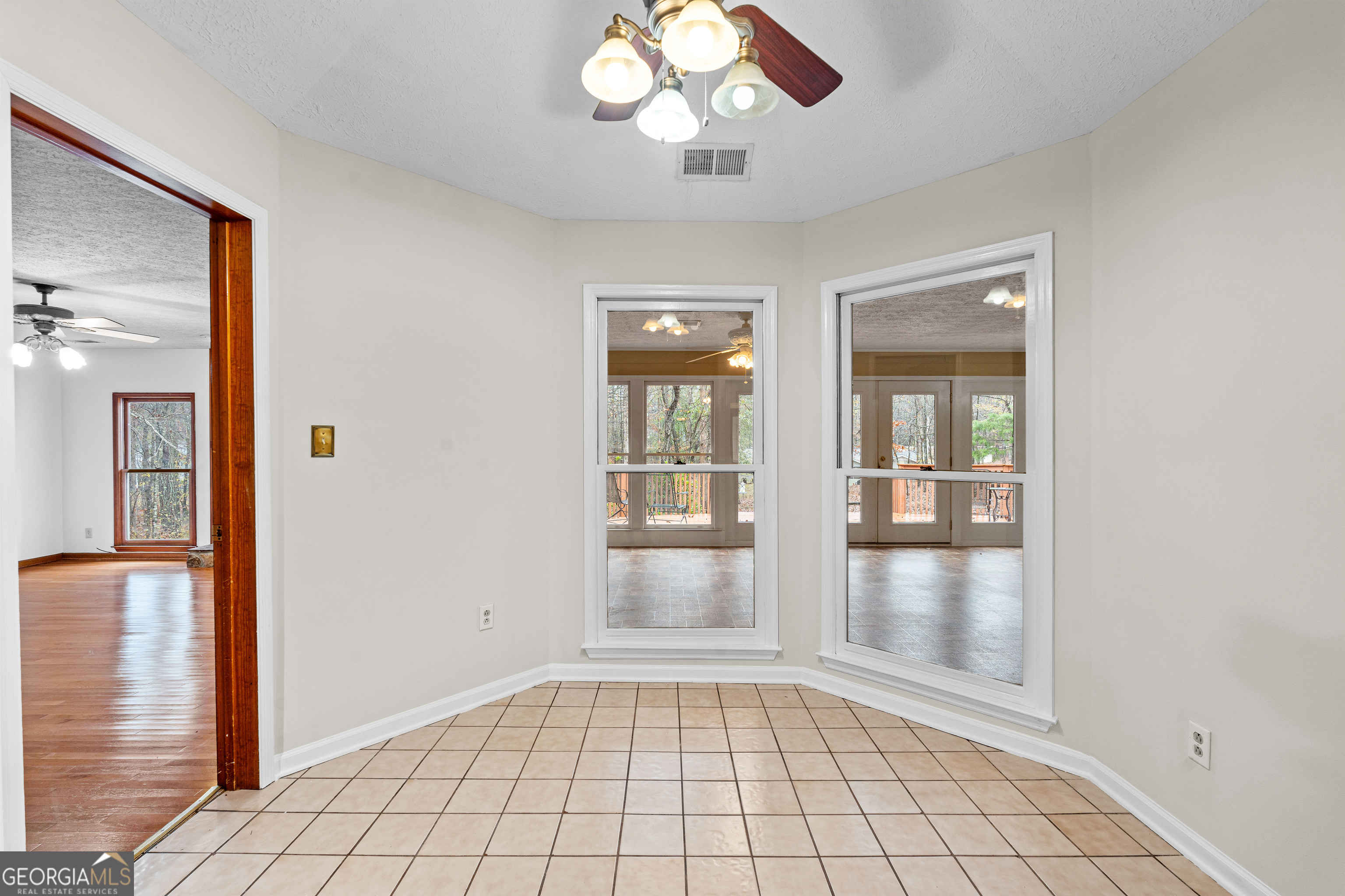 Fayetteville, Georgia 30215, United States, 3 Bedrooms Bedrooms, ,3 BathroomsBathrooms,Residential,Active,252132