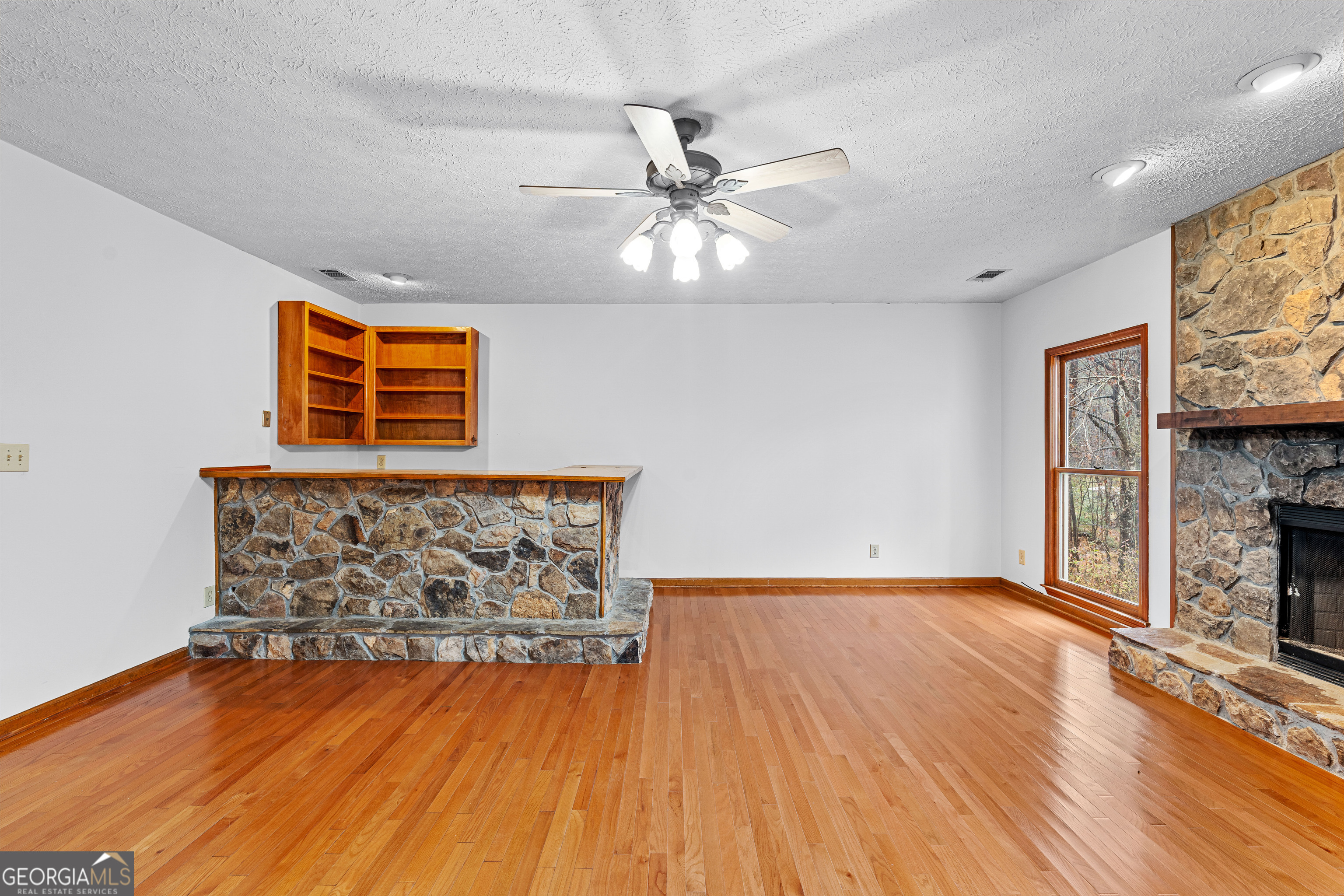 Fayetteville, Georgia 30215, United States, 3 Bedrooms Bedrooms, ,3 BathroomsBathrooms,Residential,Active,252132