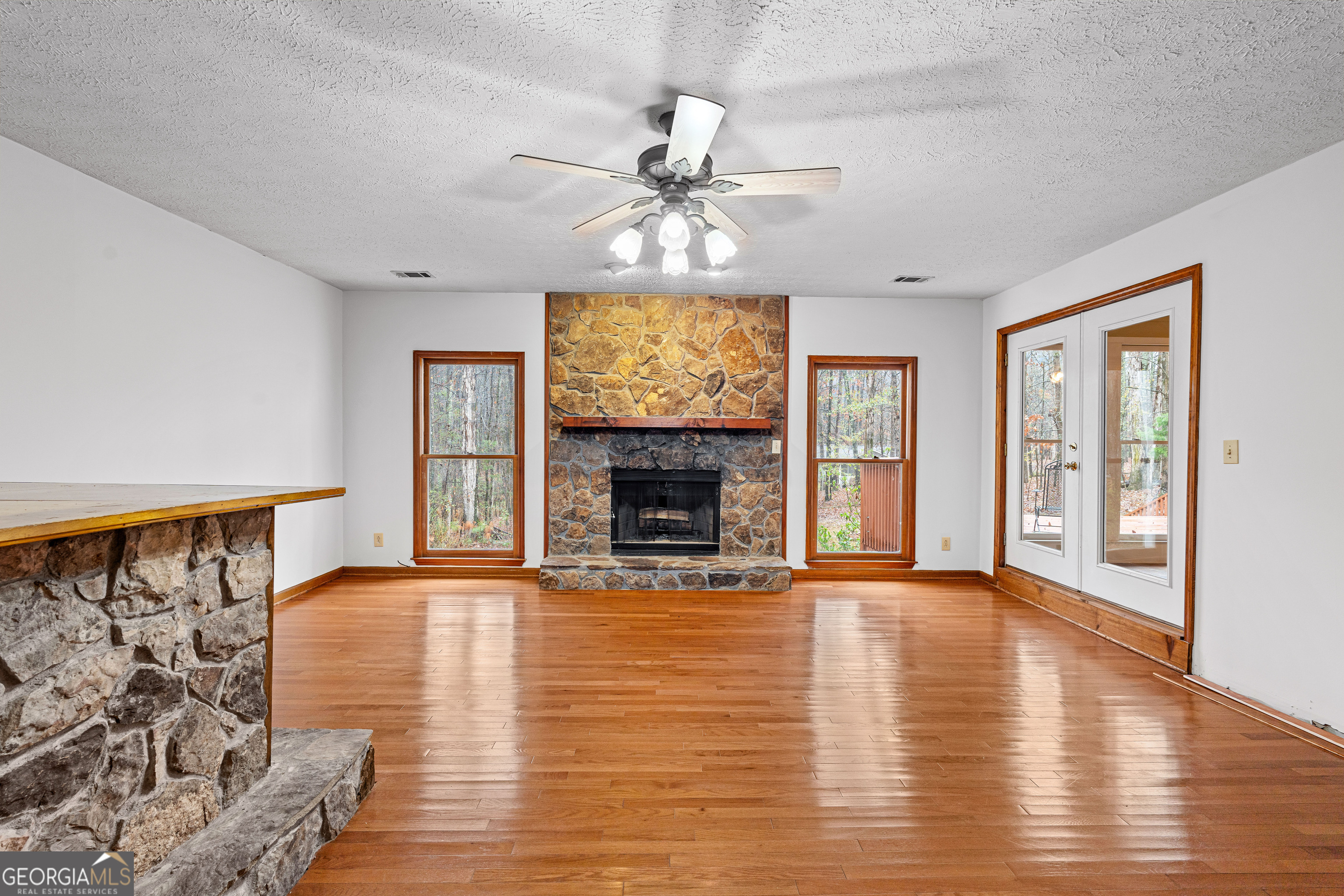 Fayetteville, Georgia 30215, United States, 3 Bedrooms Bedrooms, ,3 BathroomsBathrooms,Residential,Active,252132