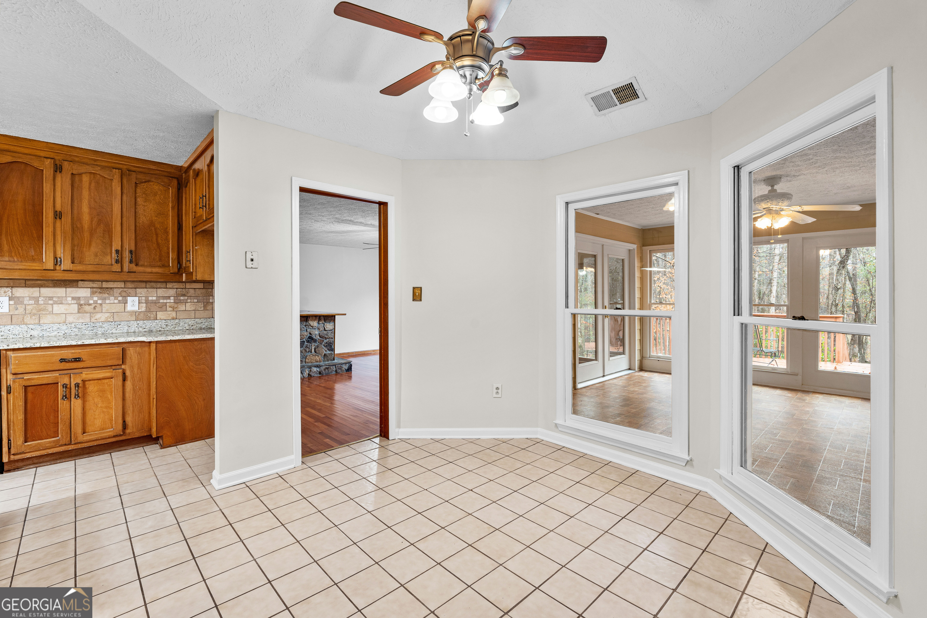 Fayetteville, Georgia 30215, United States, 3 Bedrooms Bedrooms, ,3 BathroomsBathrooms,Residential,Active,252132