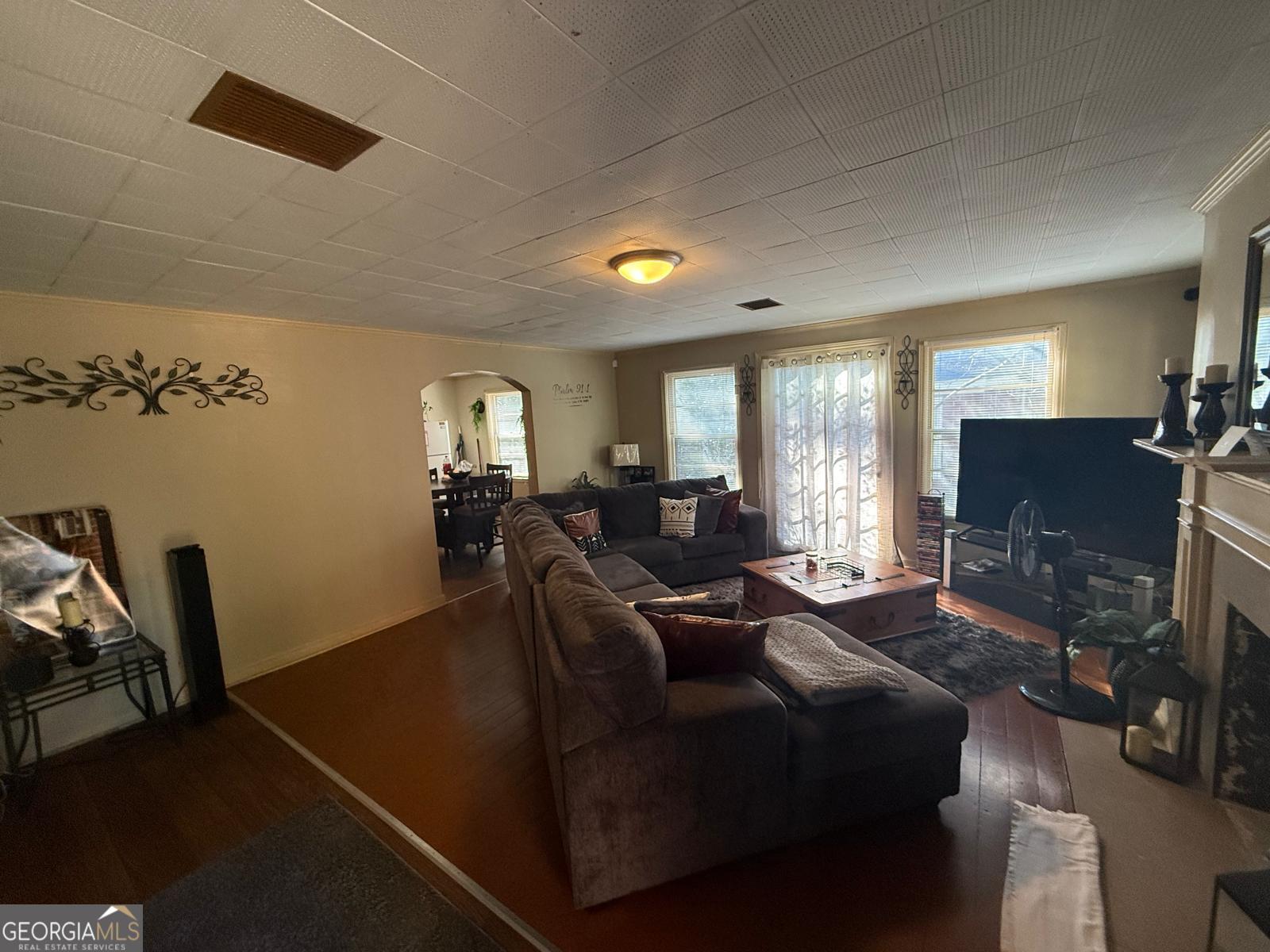 1184 Edna PL