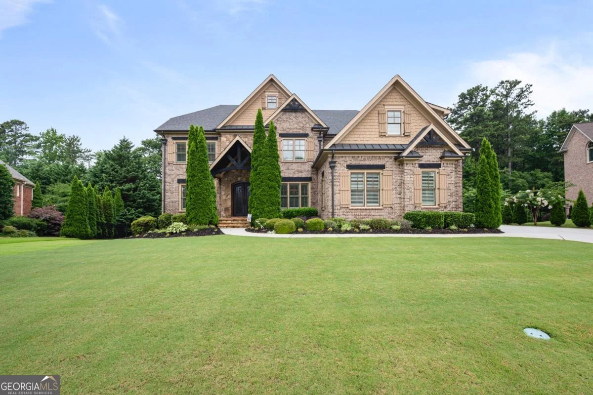 2220 Cambridge Hill Court