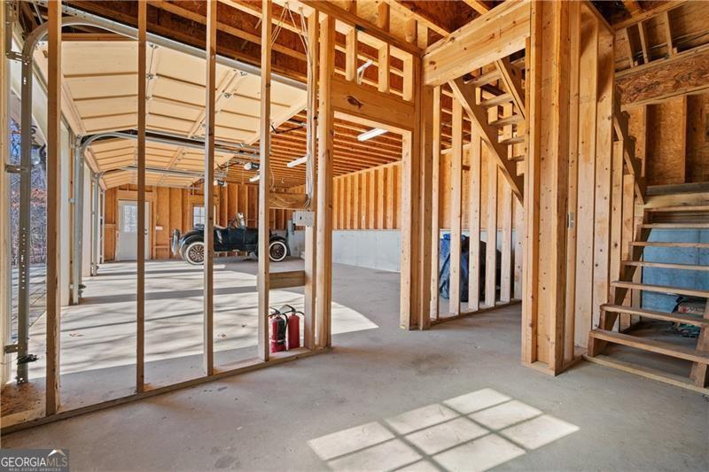 Malone's Pond - Residential