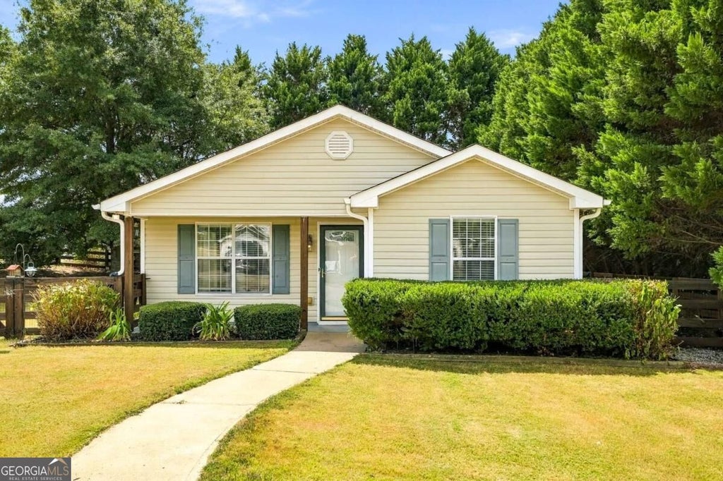 Photo of 306 Dove Point, Social Circle, GA 30025 (MLS # 10845009)