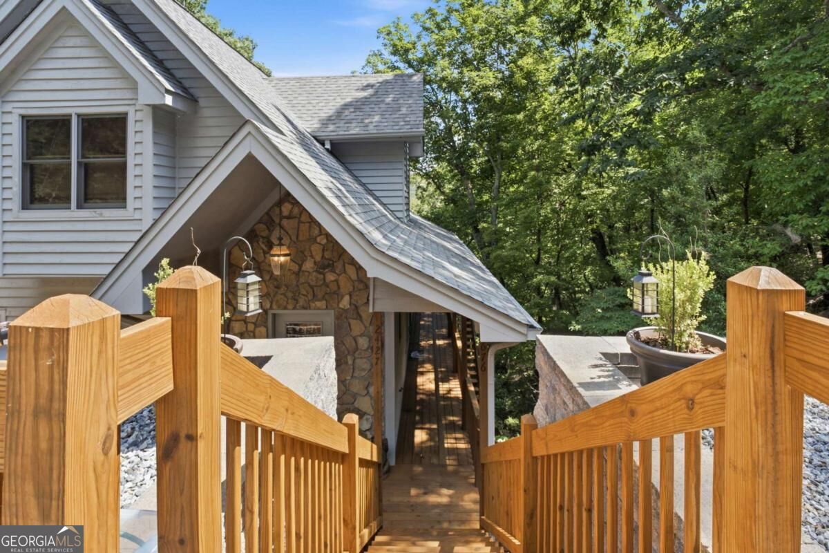676 Alpine DR