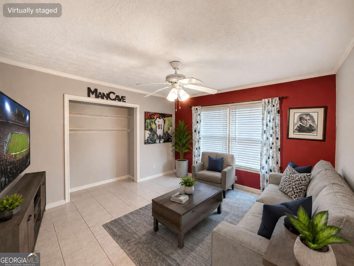 1648 Dogwood TRL