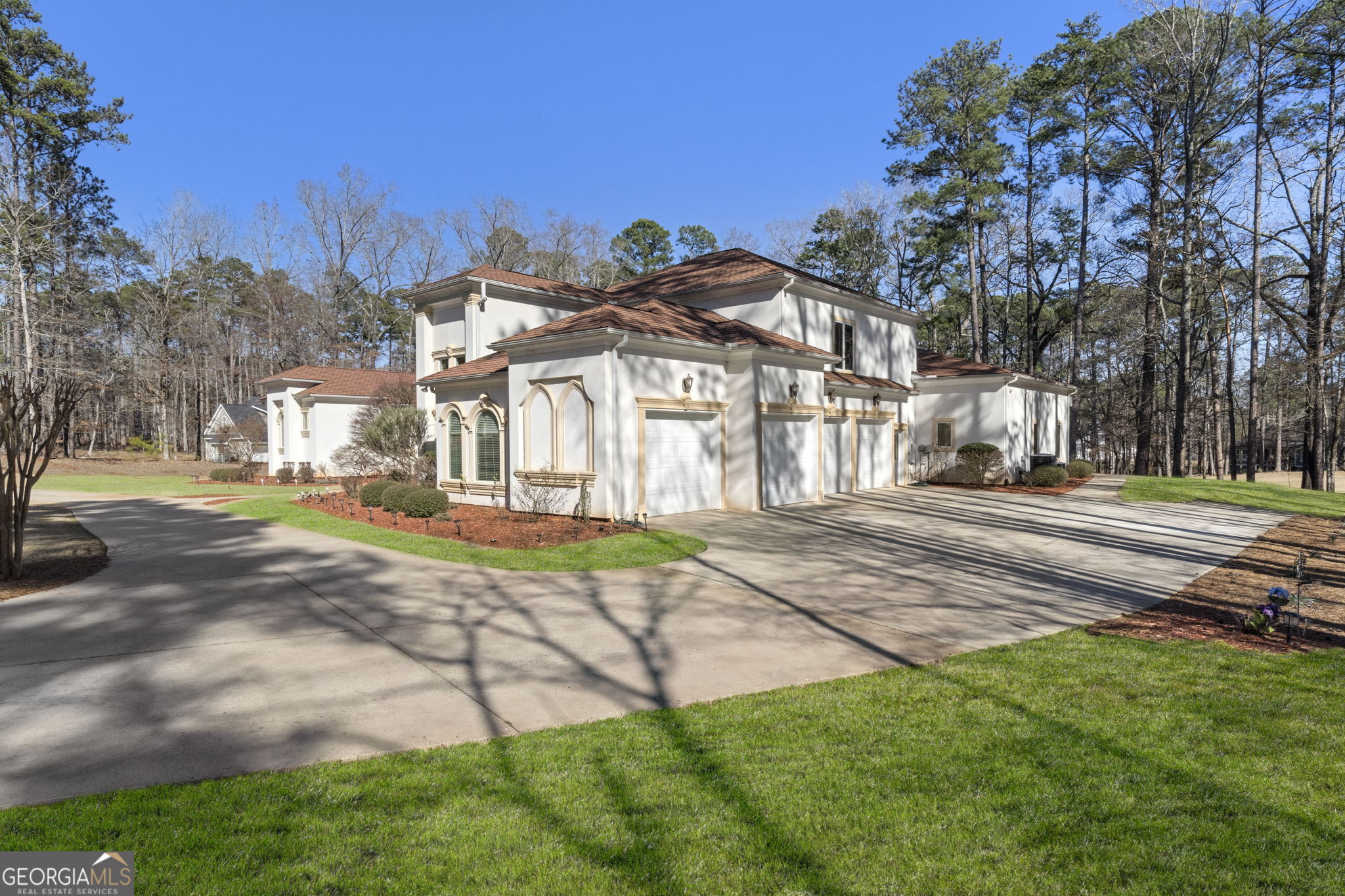 1240 Lake DR