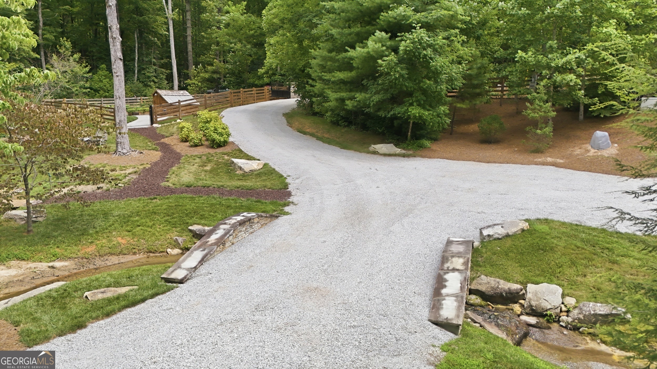 383 Bull Frog LN
