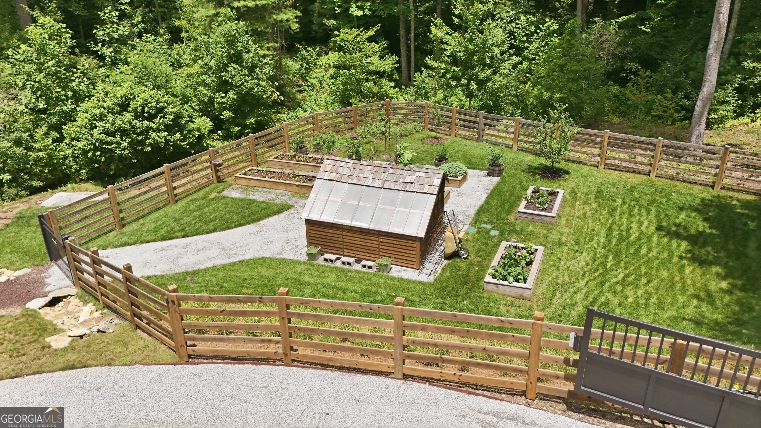 383 Bull Frog LN
