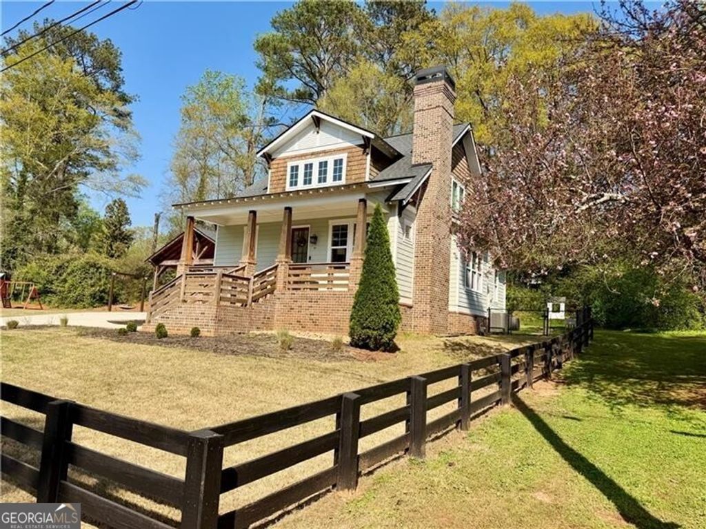 Photo of 435 Walton Street, Monroe, GA 30655 (MLS # 10721918)