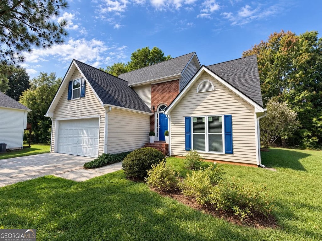 Photo of 1831 Green Oak Circle, Lawrenceville, GA 30043 (MLS # 10853761)