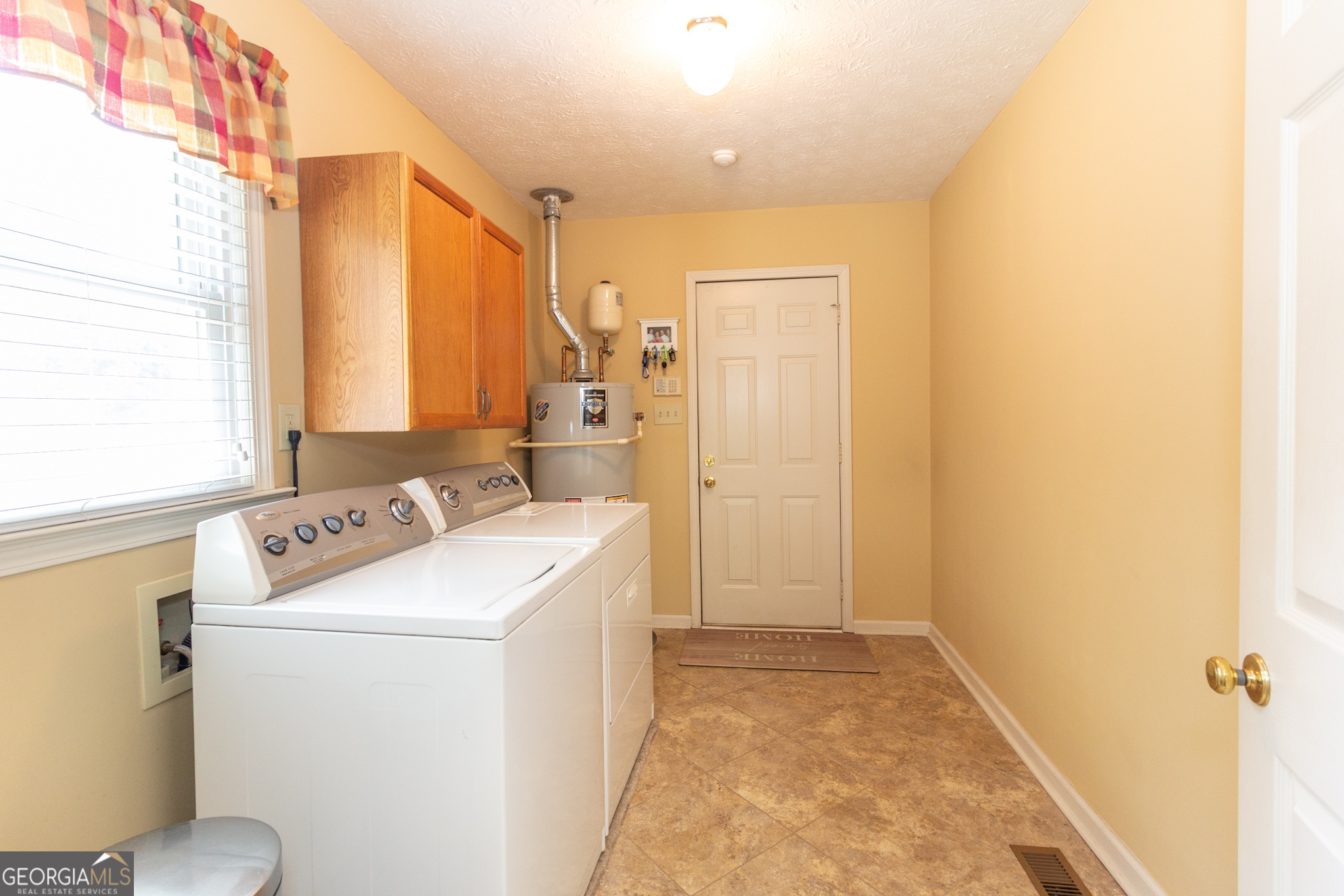 Fayetteville, Georgia 30215, United States, 3 Bedrooms Bedrooms, ,2 BathroomsBathrooms,Residential,Active,151302