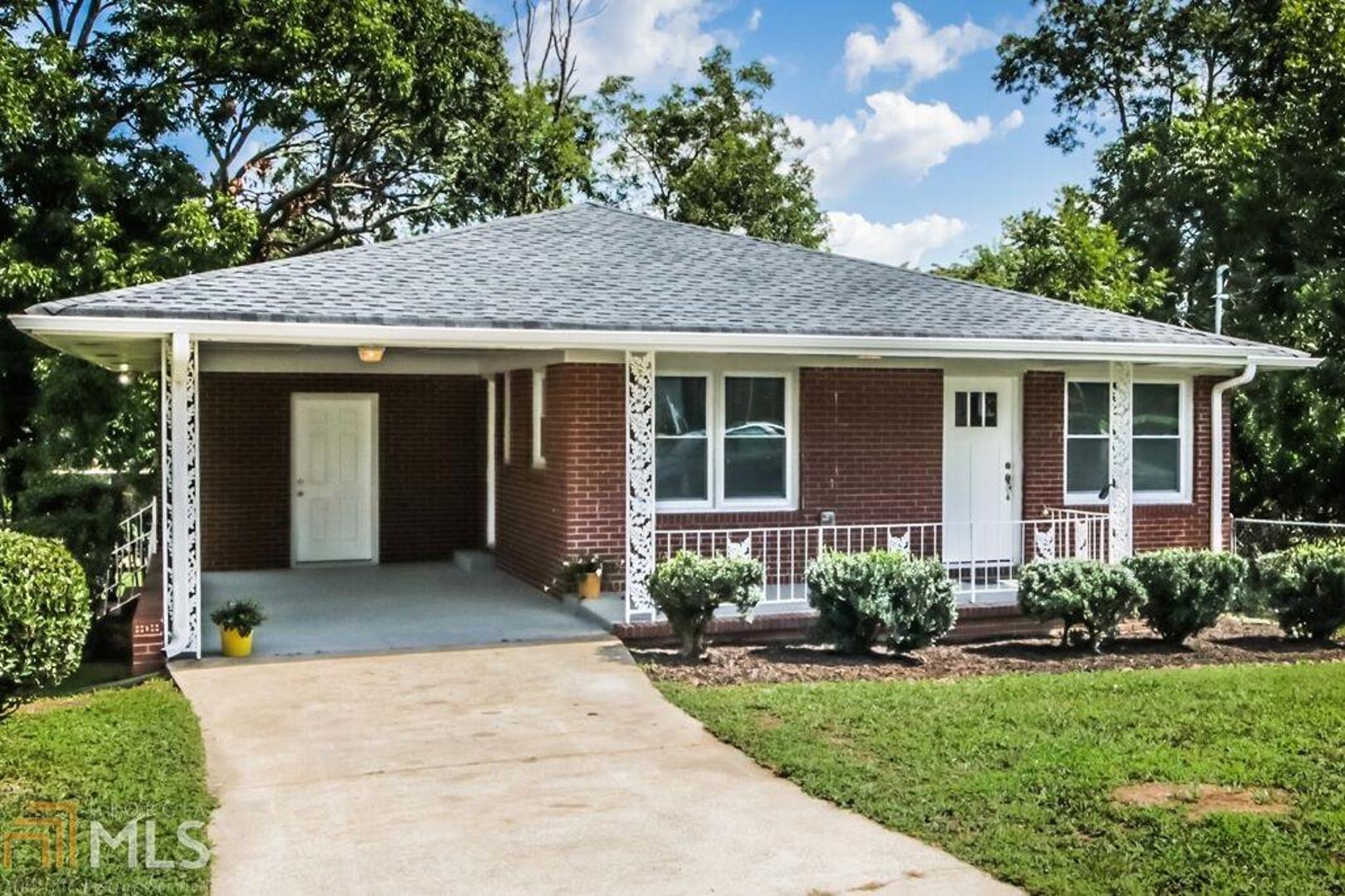 CHARMING FULLY RENOVATED BRICK RANCH LOCATED IN SOUGHT AFTER EAST POINT. THIS CHARMER FEATURES ORIGINAL HARDWOODS THROUGH OUT,LARGE KITCHEN W/GRANITE COUNTER TOPS, DESIGNER CABINETS,HUGE ISLAND, AND STAINLESS STEEL APPLIANCES, FIREPLACE GREAT FOR ENTERTAINING, RECESS LIGHTING THROUGH OUT. NEW ROOF, WINDOWS, HVAC, HOT WATER HEATER,PLUMBING,AND ELECTRICAL. SPACIOUS BEDROOMS, BEAUTIFUL BATHROOMS WITH TILE SHOWER. SEPARATE LAUNDRY ROOM AND HUGE FENCED IN BACK YARD. MINUTES AWAY FROM PARKS, SHOPS, AND TONS OF RESTAURANTS. THIS IS A MUST SEE!