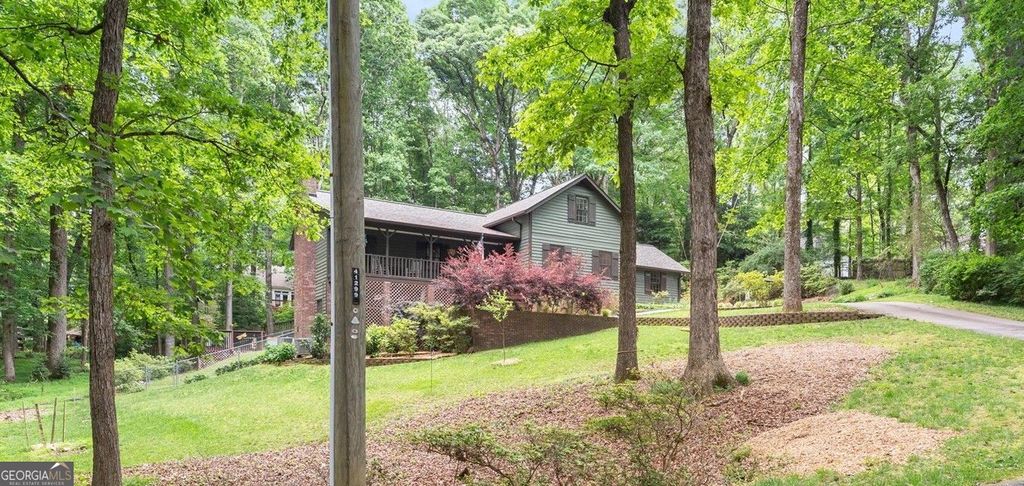 Photo of 4052 Oak Harbour Circle, Gainesville, GA 30506 (MLS # 10762769)