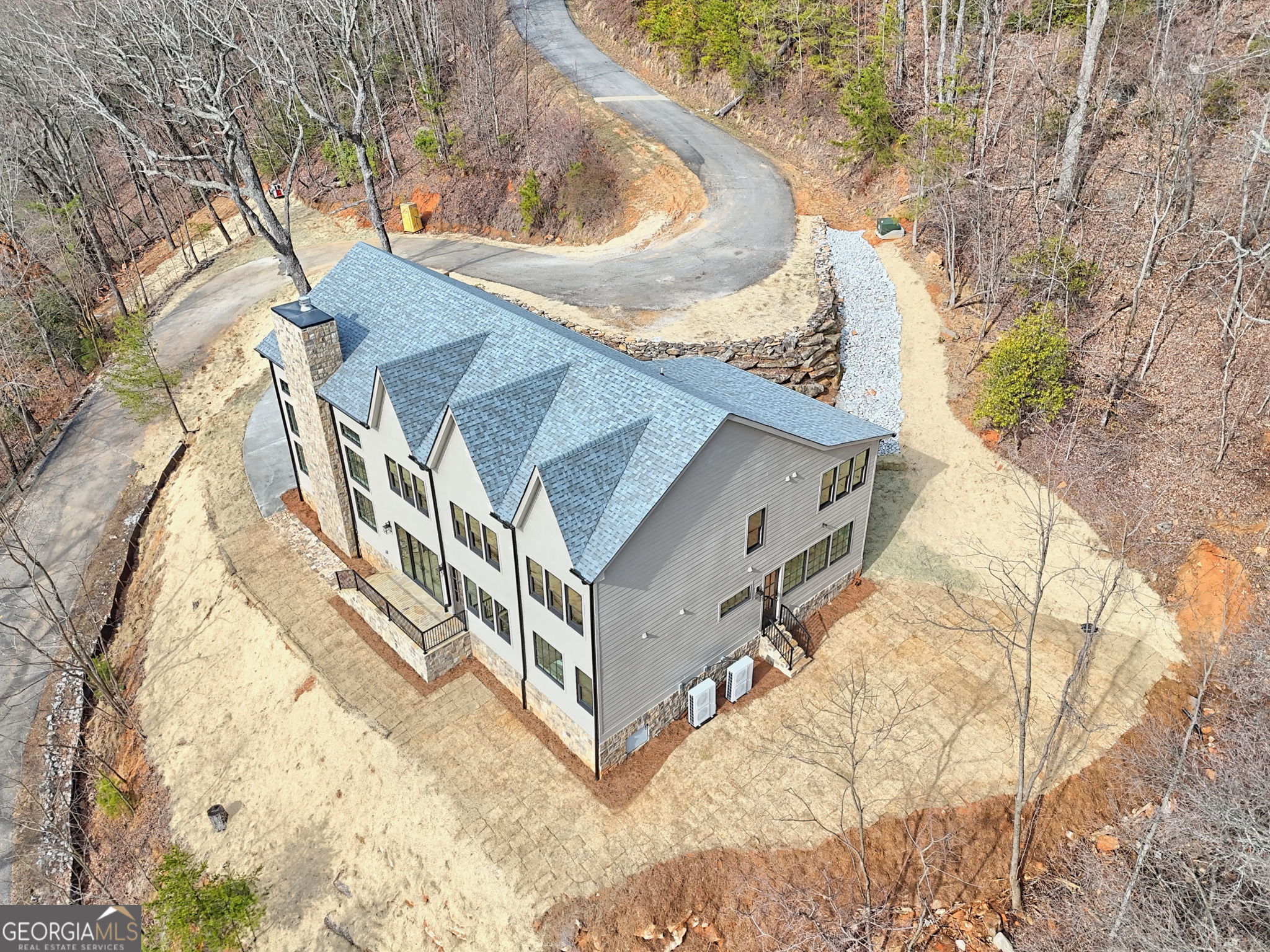 416 Winding View