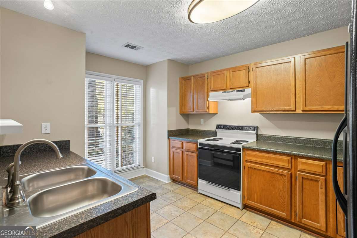 Camden Pond - Residential