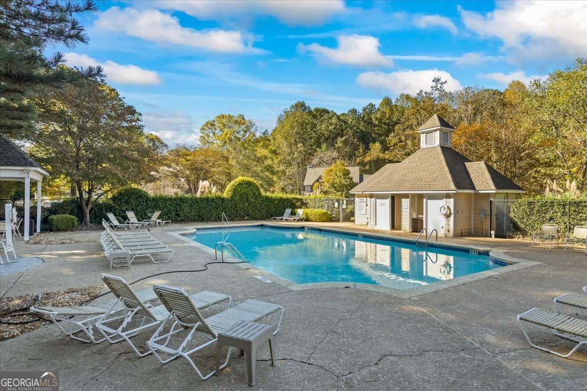 Camden Pond - Residential