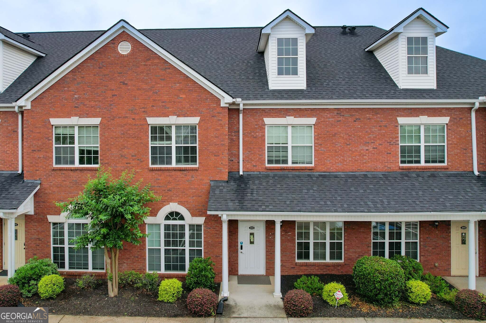 Conveniently located near I-85, Satellite Blvd, and Lawrenceville-Suwanee Road, this upgraded office condo (Unit 2003) offers approximately 1,170 sq. ft. of versatile space. The unit features a spacious reception area, 3-4 private offices -- 2 of which are large enough to serve as conference rooms -- a wide hallway, and beautiful hardwood flooring throughout. Additional highlights include an upgraded break/copier room with cherry cabinetry, granite countertops, and refrigerator. This well-appointed space is ideal for a variety of professional uses.