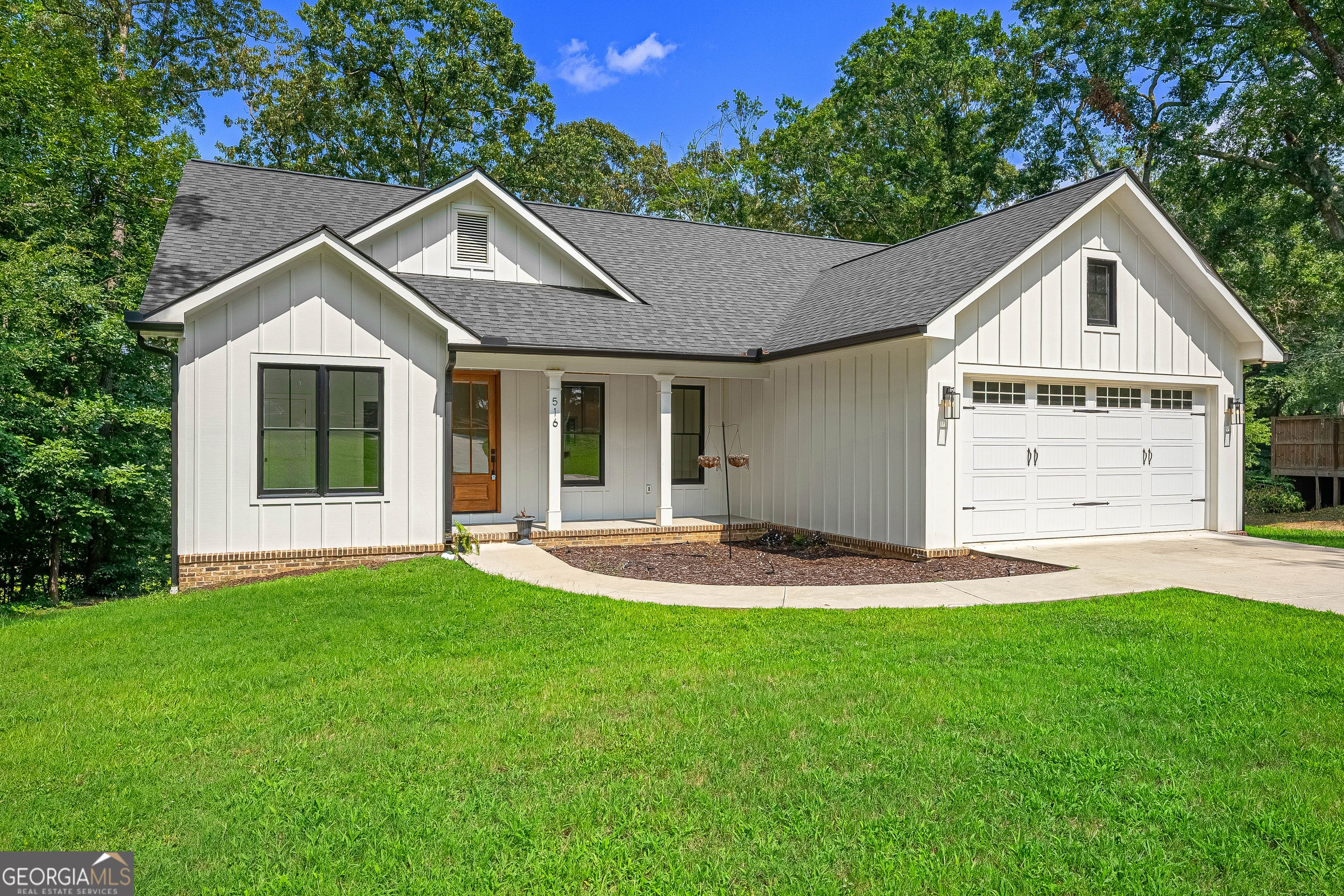 516 Winding WAY