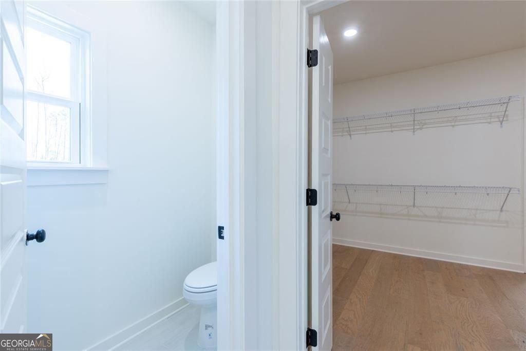 Gainesville, Georgia 30506, United States, 5 Bedrooms Bedrooms, ,5 BathroomsBathrooms,Residential,Active,233018