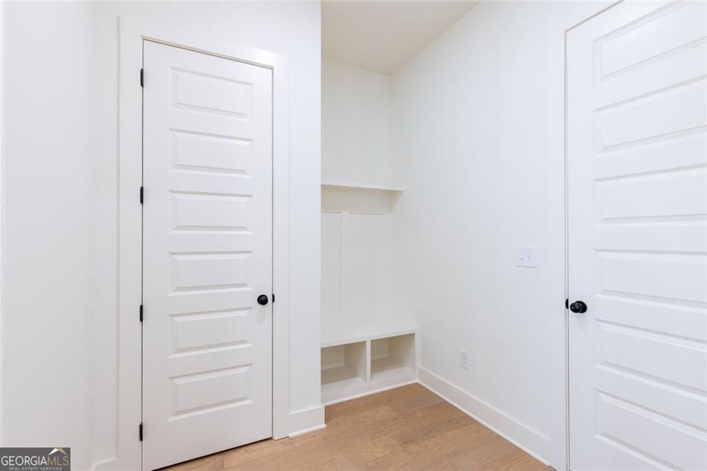 Gainesville, Georgia 30506, United States, 5 Bedrooms Bedrooms, ,5 BathroomsBathrooms,Residential,Active,233018