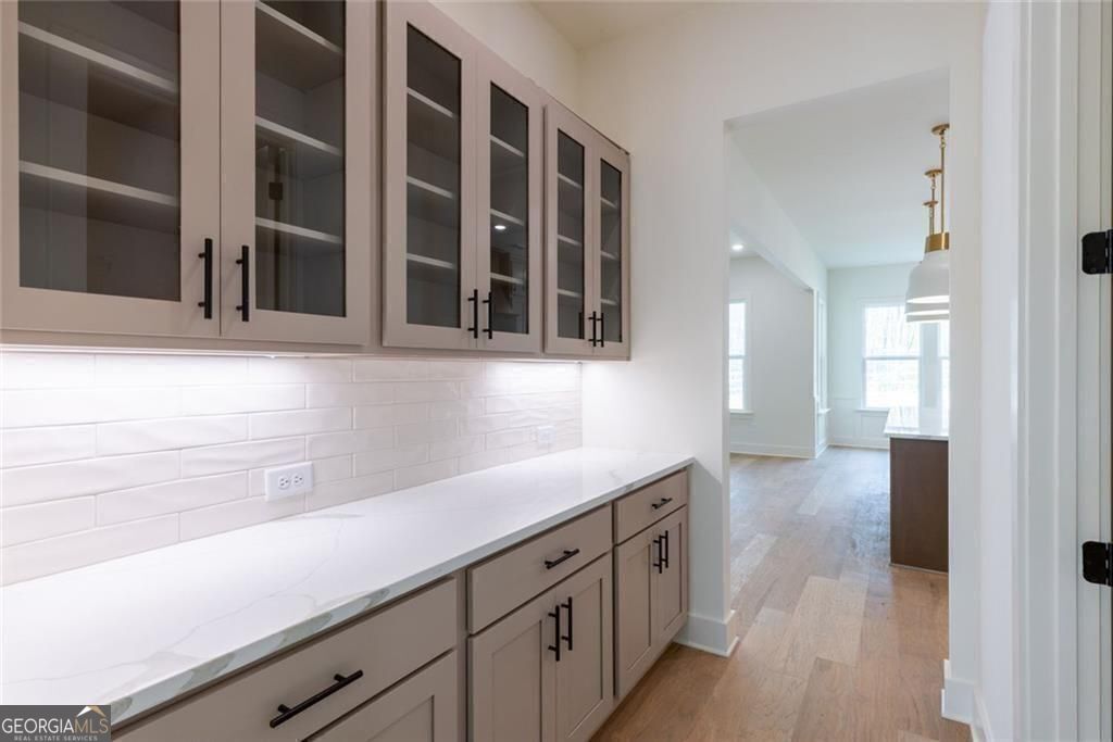 Gainesville, Georgia 30506, United States, 5 Bedrooms Bedrooms, ,5 BathroomsBathrooms,Residential,Active,233018