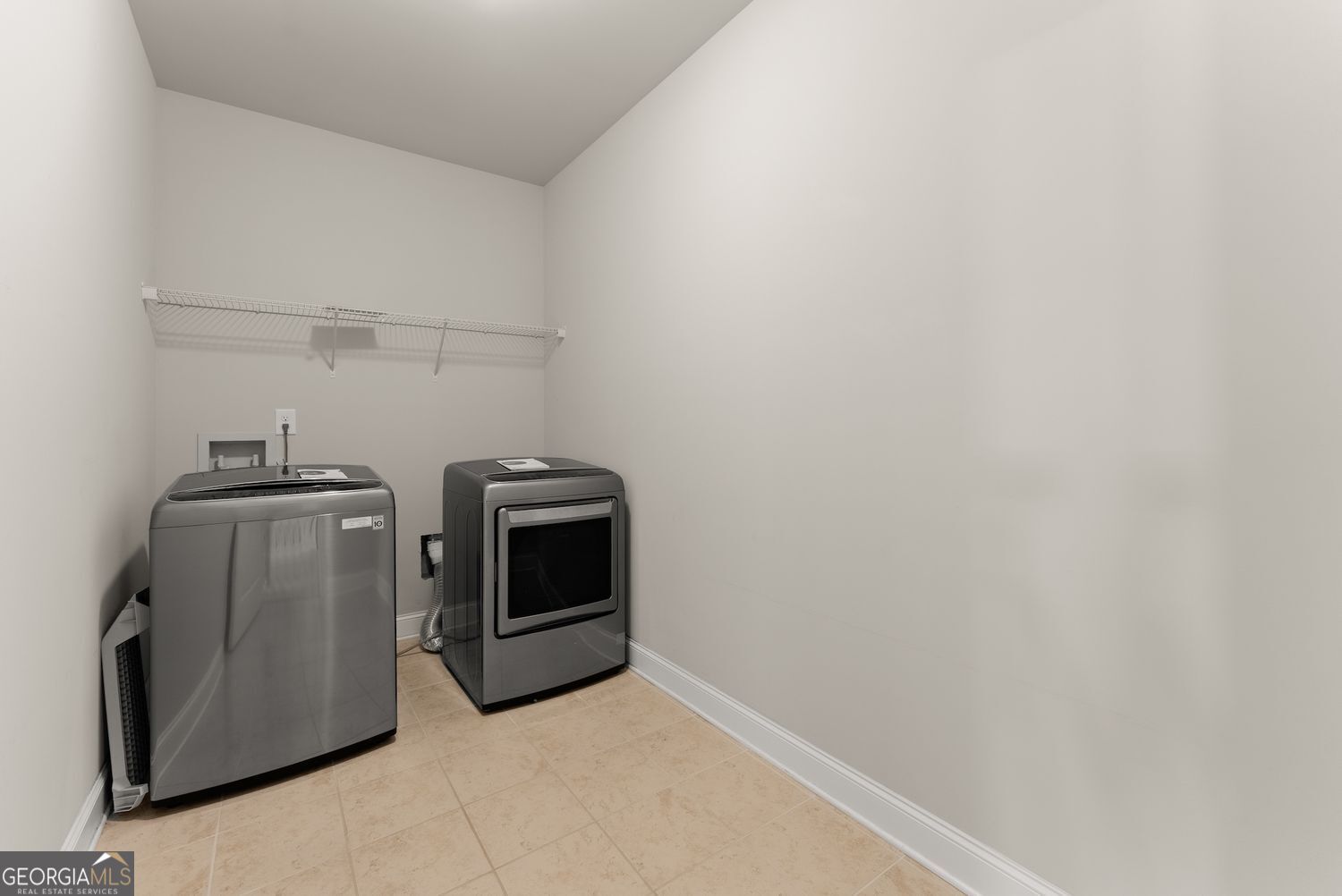 Buford, Georgia 30519, United States, 5 Bedrooms Bedrooms, ,4 BathroomsBathrooms,Residential,Active,223072