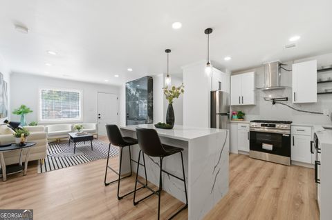 2541 Santa Barbara DR NW Atlanta GA 30318