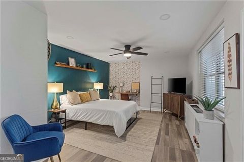 Photo of 300 W Peachtree Street NE #3M, Atlanta, GA 30308 (MLS # 10628397)