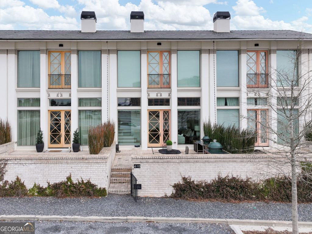 Photo of 610 Heatherden Avenue, Fayetteville, GA 30214 (MLS # 10690731)