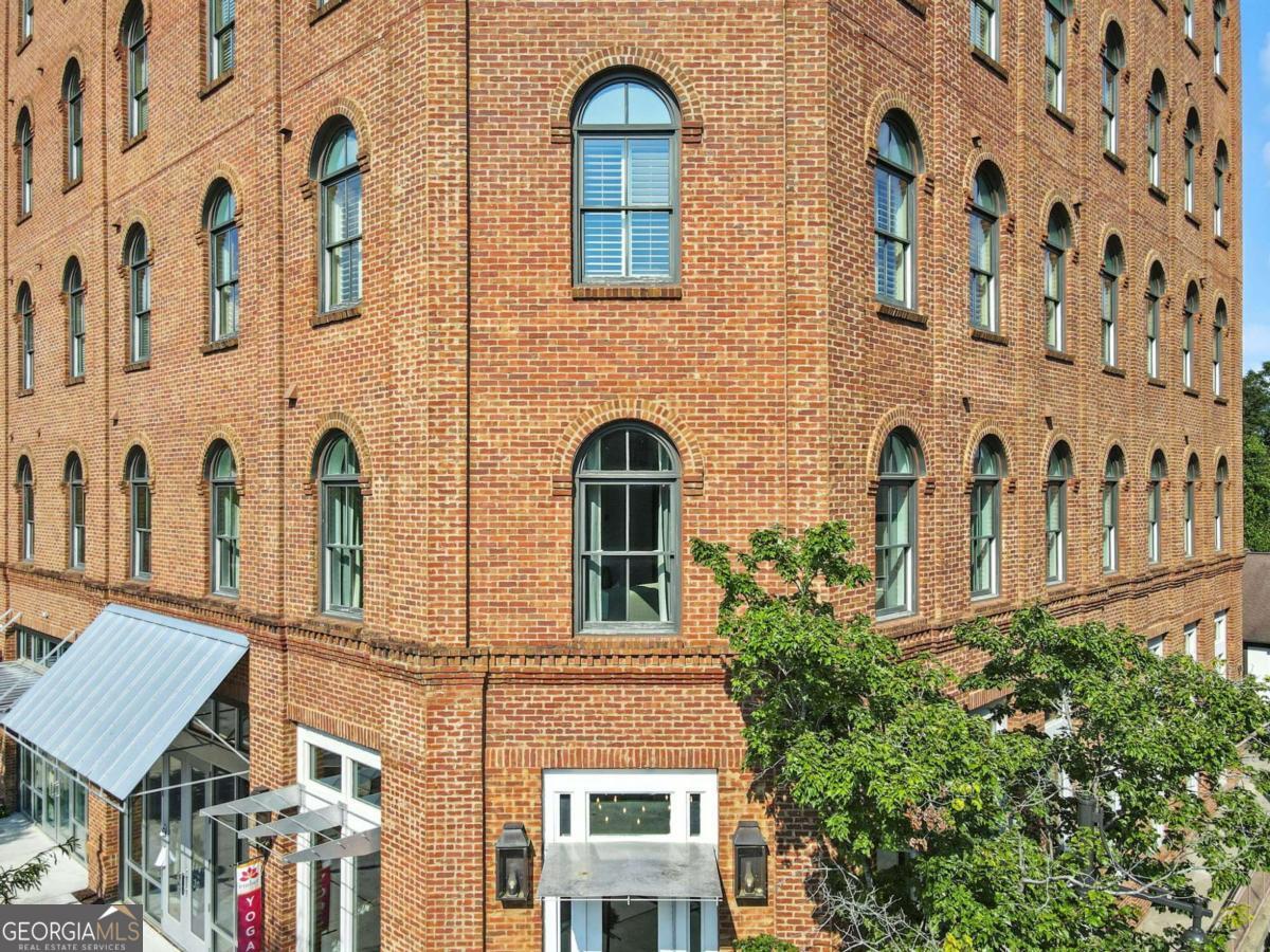 360 Chambers ST 153