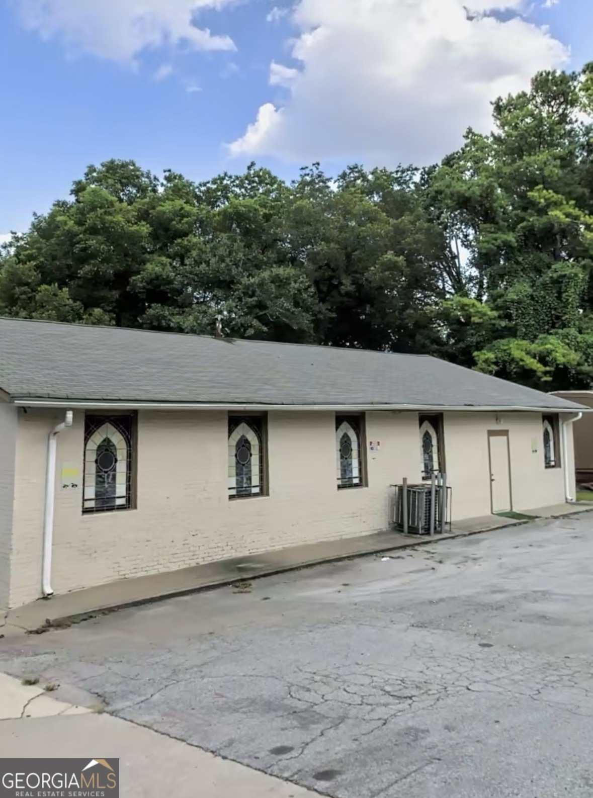 2472 Donald Lee Hollowell PKWY NW