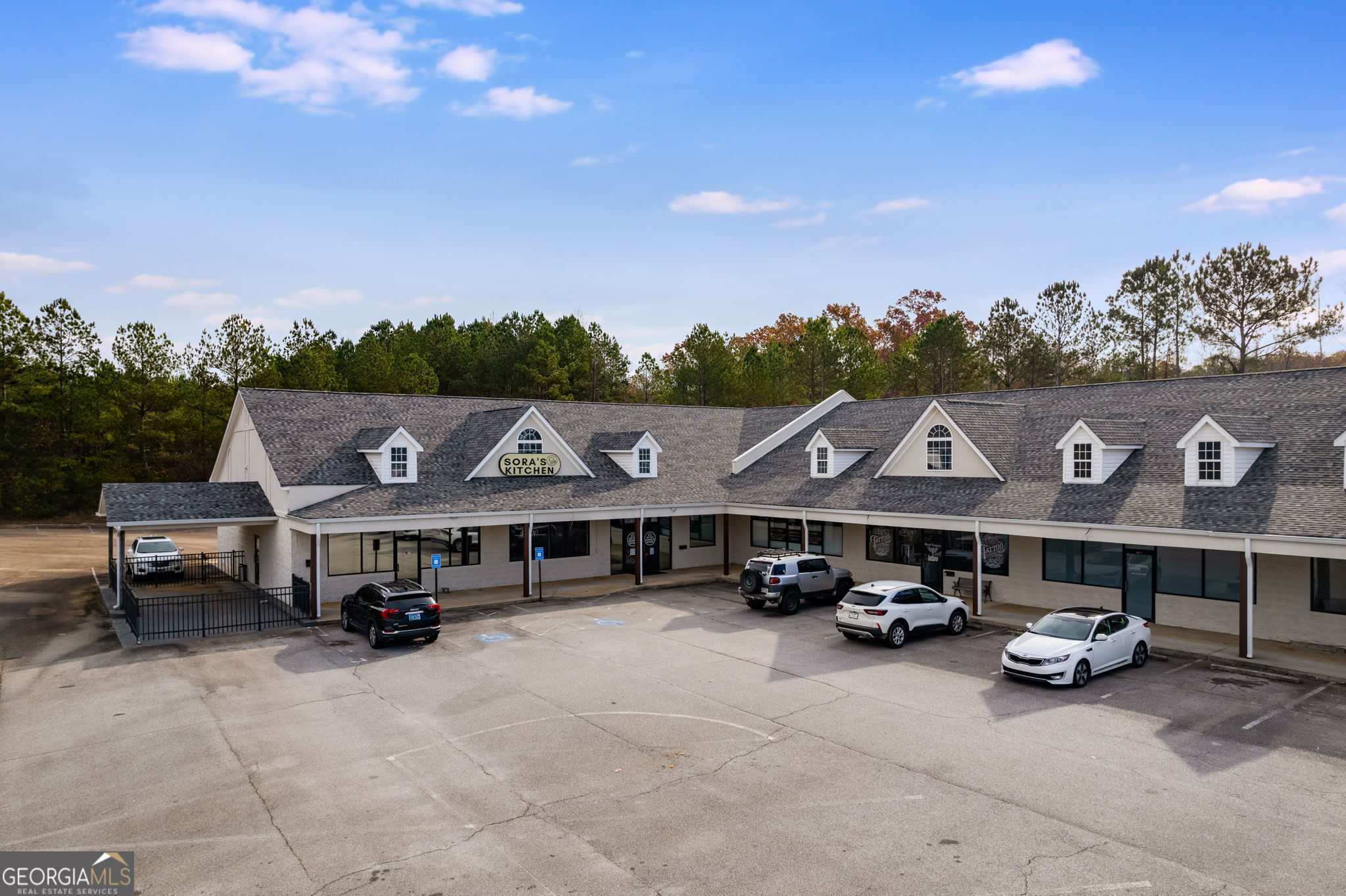 Great location for and office space or small business within minutes from Interstate 20 inside city limits of Bremen. Call for more details / showing instructions.