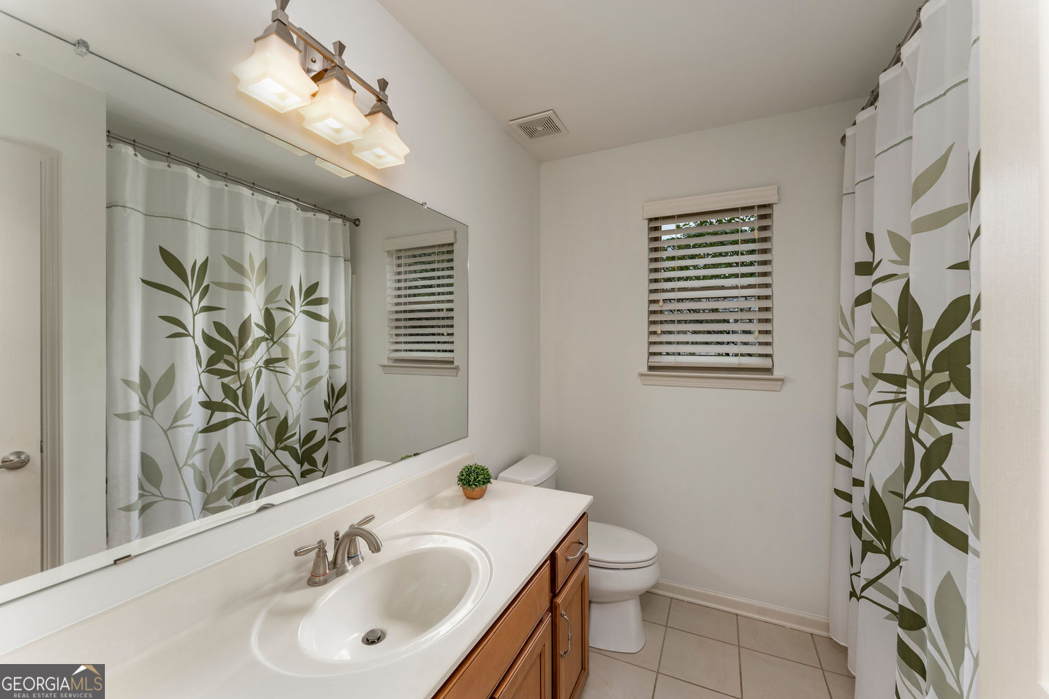 Canton, Georgia 30114, United States, 5 Bedrooms Bedrooms, ,3 BathroomsBathrooms,Residential,Active,224157