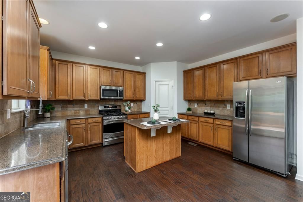 Canton, Georgia 30114, United States, 5 Bedrooms Bedrooms, ,3 BathroomsBathrooms,Residential,Active,224157