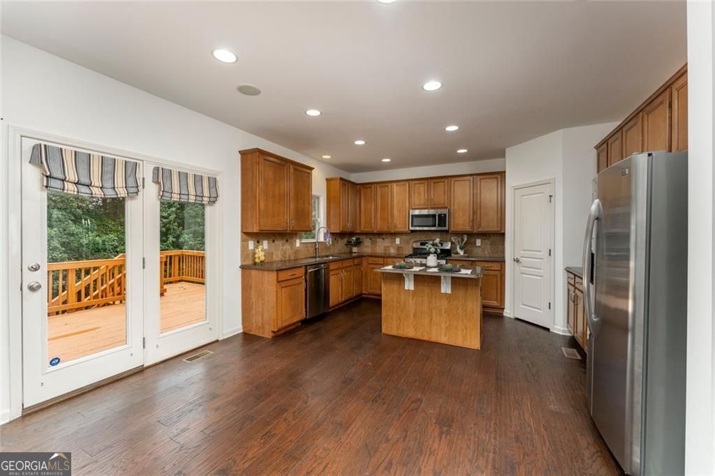 Canton, Georgia 30114, United States, 5 Bedrooms Bedrooms, ,3 BathroomsBathrooms,Residential,Active,224157