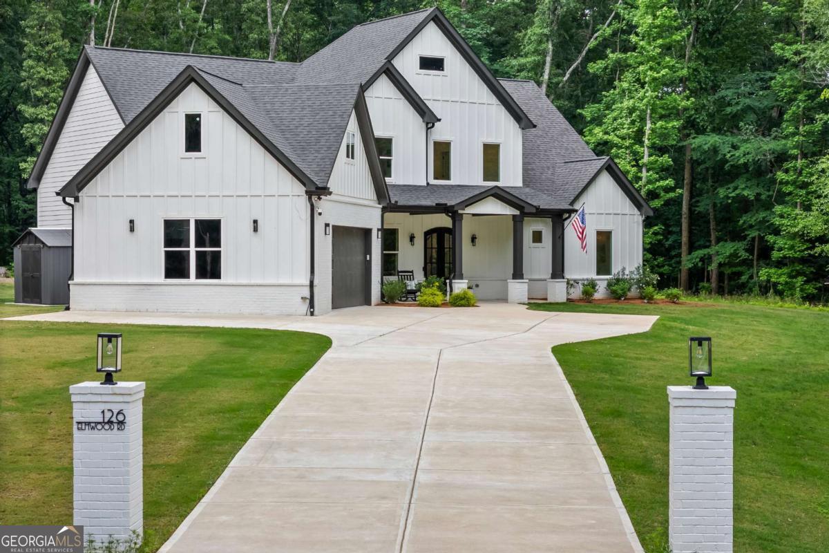 126 Elmwood RD