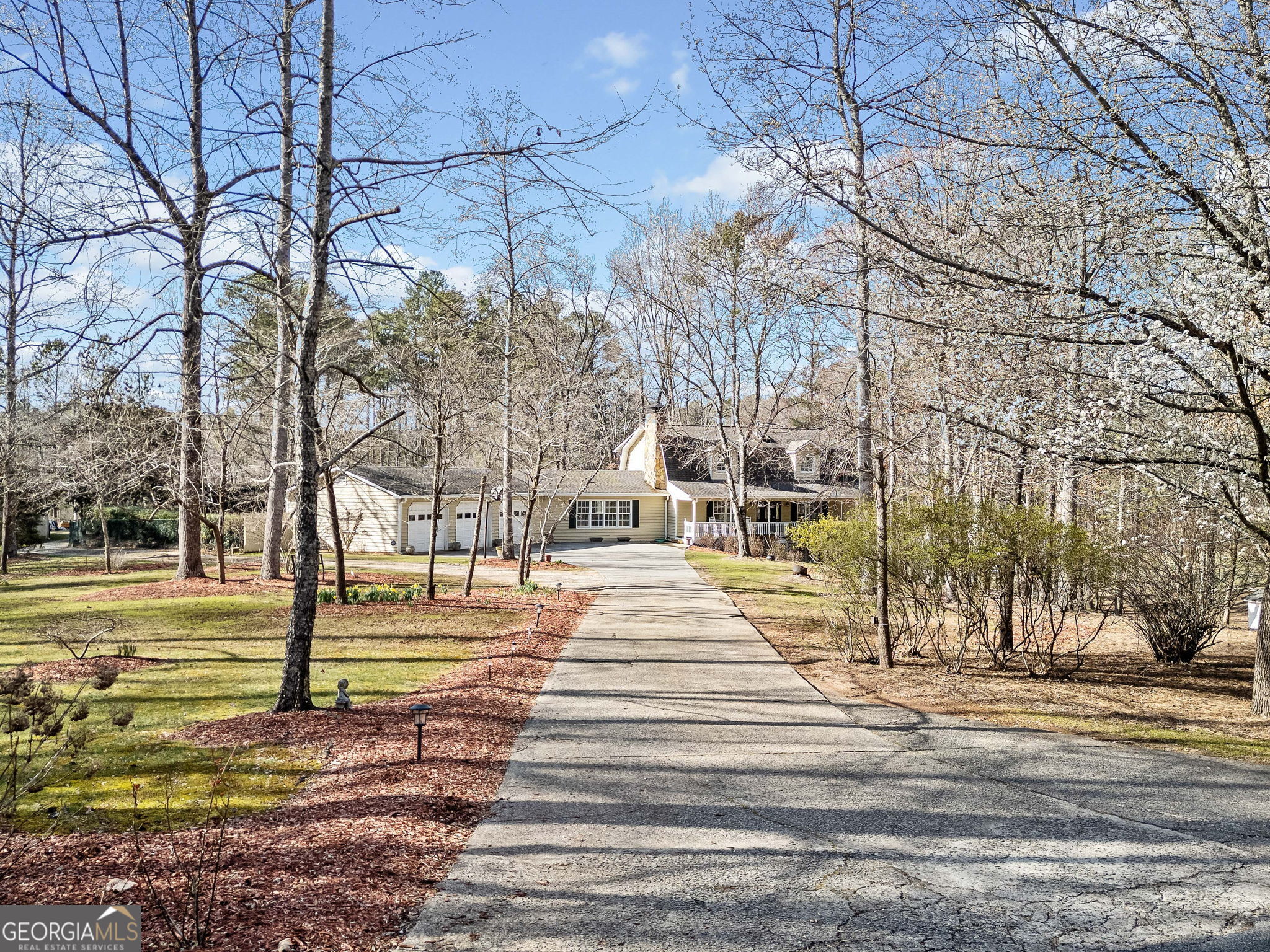 444 Pineview DR