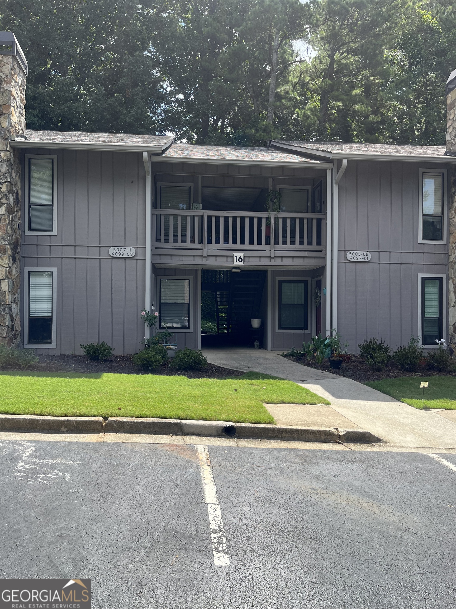 Investor Special - Fixer Upper Opportunity in Tucker! Welcome to 5011 Woodridge Way - a 2 bedroom, 2 bath, 1,182 sq ft condo priced to sell and ready for renovation! This "As-Is" property is perfect for savvy investors looking to add value and capitalize on strong rental demand in the area. Located in a quiet, well-established community just minutes from I-285, this unit offers convenient access to downtown Tucker (5 mins), Northlake Mall (8 mins), and Emory University/CDC (20 mins). Enjoy easy commuting with Hartsfield-Jackson International Airport just 30 minutes away. Nearby you'll find a variety of local eateries, coffee shops, and parks, including Henderson Park and Stone Mountain Park. With rental comps in the area showing strong potential, this is an excellent opportunity to flip or hold as a cash-flowing asset. Whether you're looking to renovate and resell or create a long-term investment portfolio piece, this one has the location and potential to deliver. No FHA. Cash or renovation loan only.