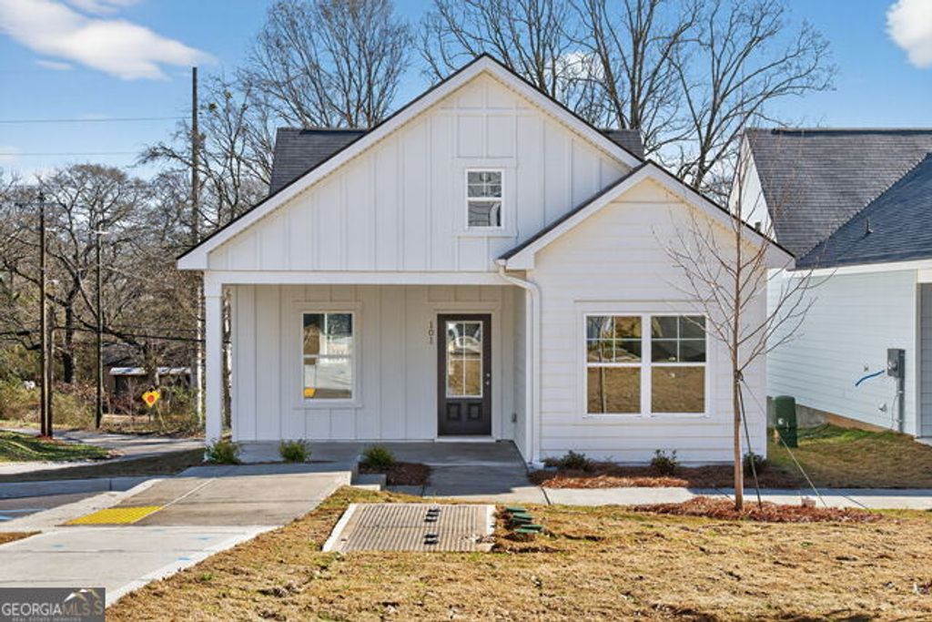 Photo of 101 Crown Street, Lagrange, GA 30240 (MLS # 10699229)