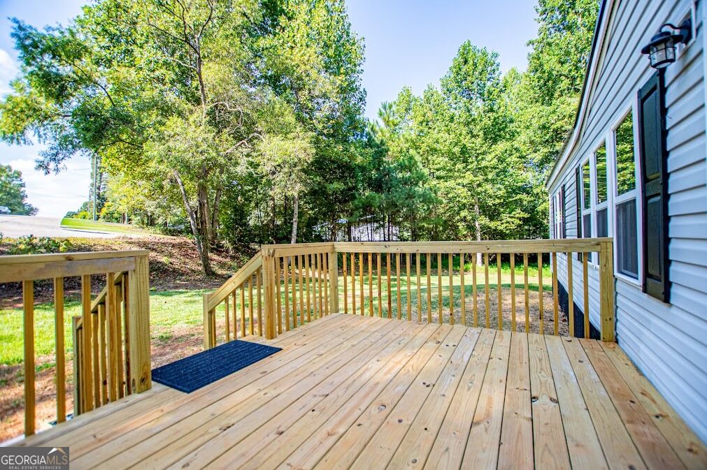 61 Crest RD