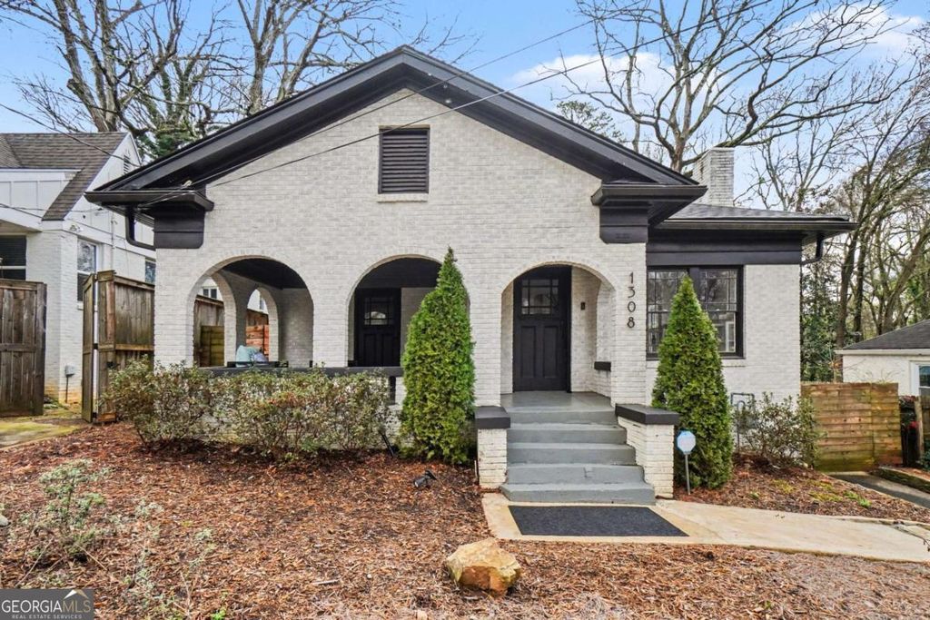 Photo of 1308 Beecher Street SW, Atlanta, GA 30310 (MLS # 10770511)