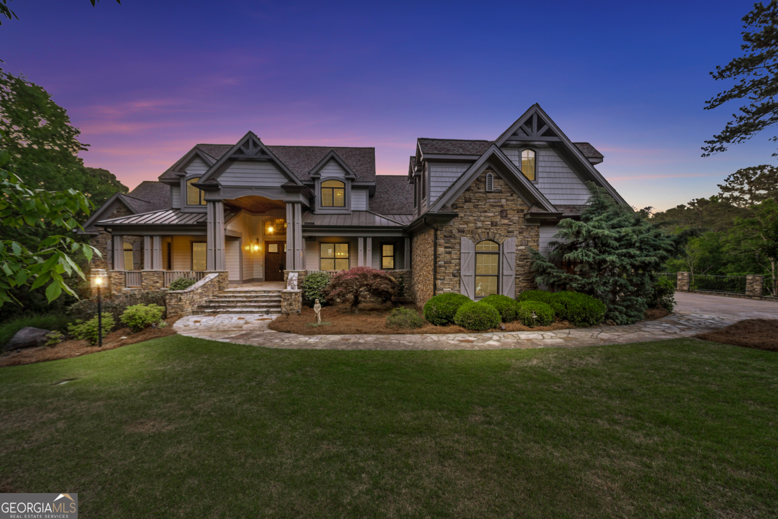 1611 Pine Grove RD