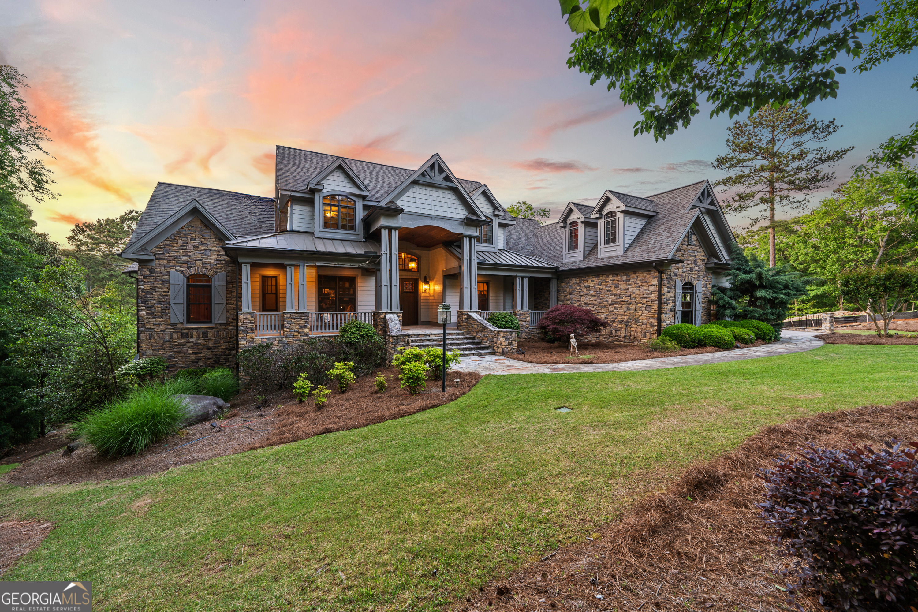 1611 Pine Grove RD